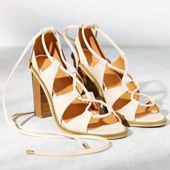 UO Silence + Noise Sofia Lace Up Ankle Tie Heel Sandals Cream Size 9 Boho Glam - Picture 2 of 14